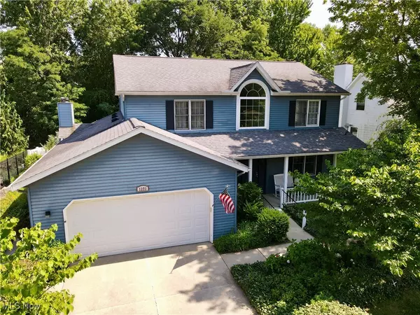1273 Sharonbrook DR, Twinsburg, OH 44087
