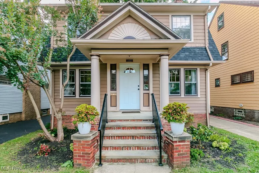 3821 Montevista RD, Cleveland Heights, OH 44121