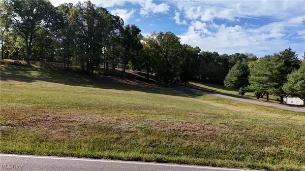 Pleasant Valley DR, Coshocton, OH 43812