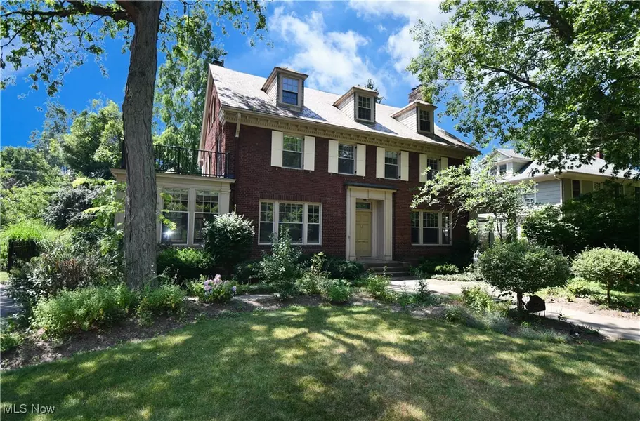 2334 Roxboro RD, Cleveland Heights, OH 44106