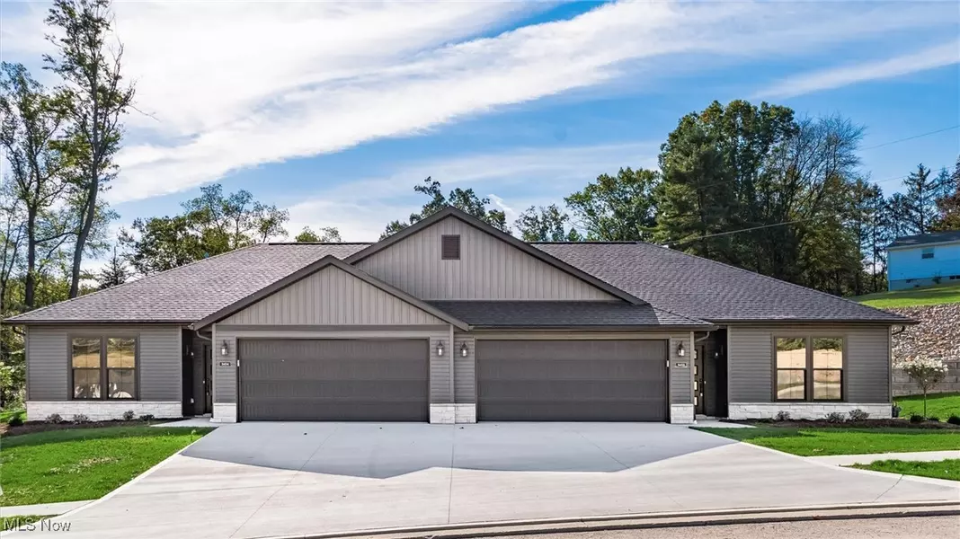 3452 Jamestown DR, Zanesville, OH 43701