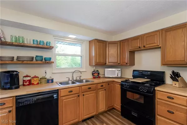 North Ridgeville, OH 44039,6120 Rhonda DR