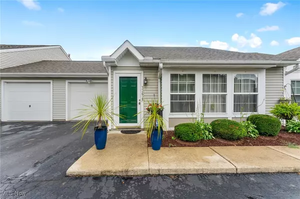 3262 Pheasant Run RD #B, Cortland, OH 44410