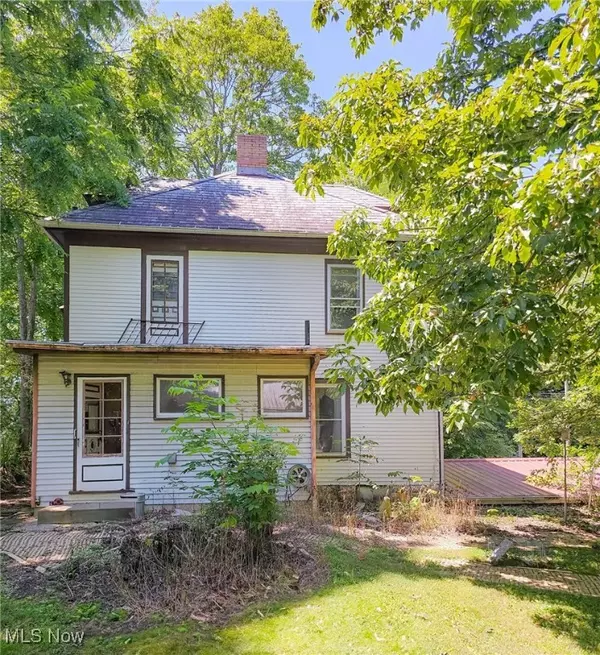 Beach City, OH 44608,619 3rd AVE SW