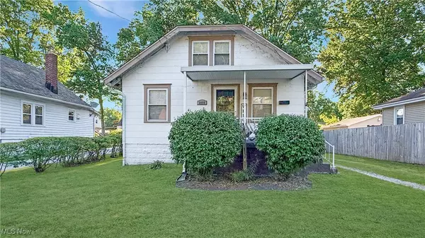 Cuyahoga Falls, OH 44221,2855 6th ST