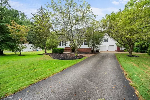 2366 Trailard DR, Willoughby Hills, OH 44094