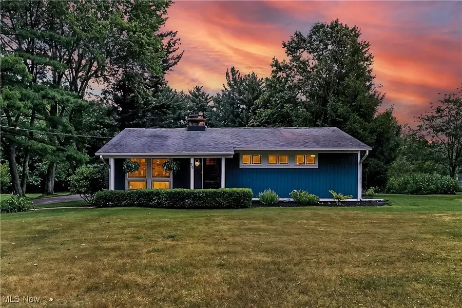 50 W Bel Meadow LN, Chagrin Falls, OH 44022