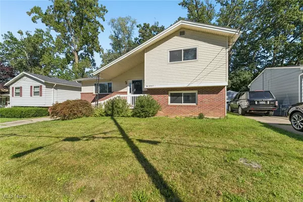 1057 Kevin DR, Akron, OH 44313