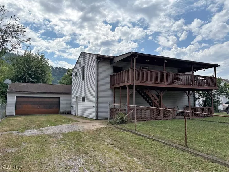 209 S Chester ST, New Cumberland, WV 26047