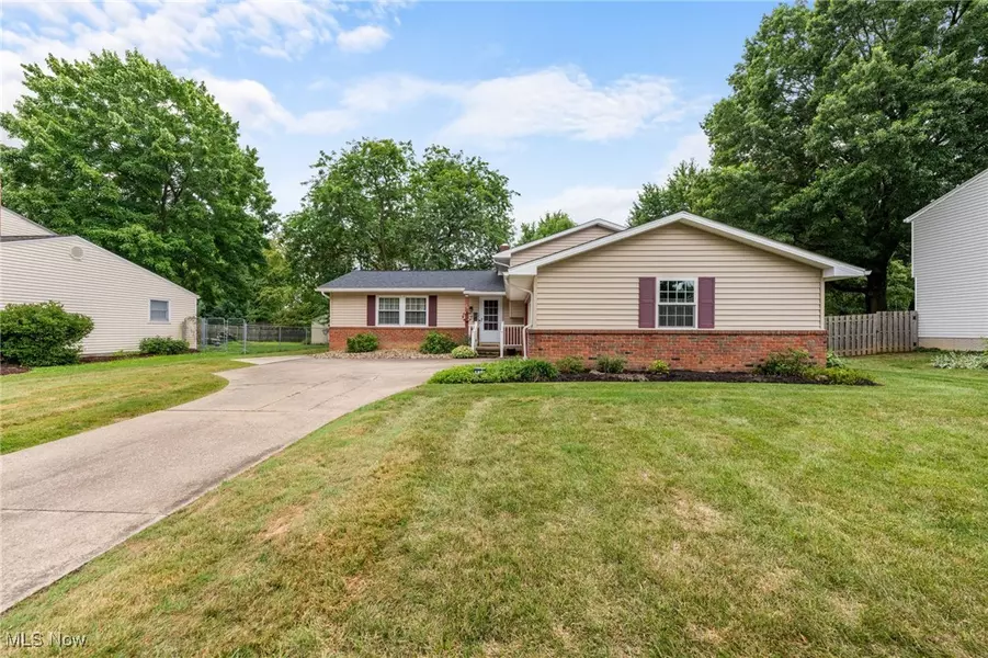 720 Deepwood DR, Medina, OH 44256
