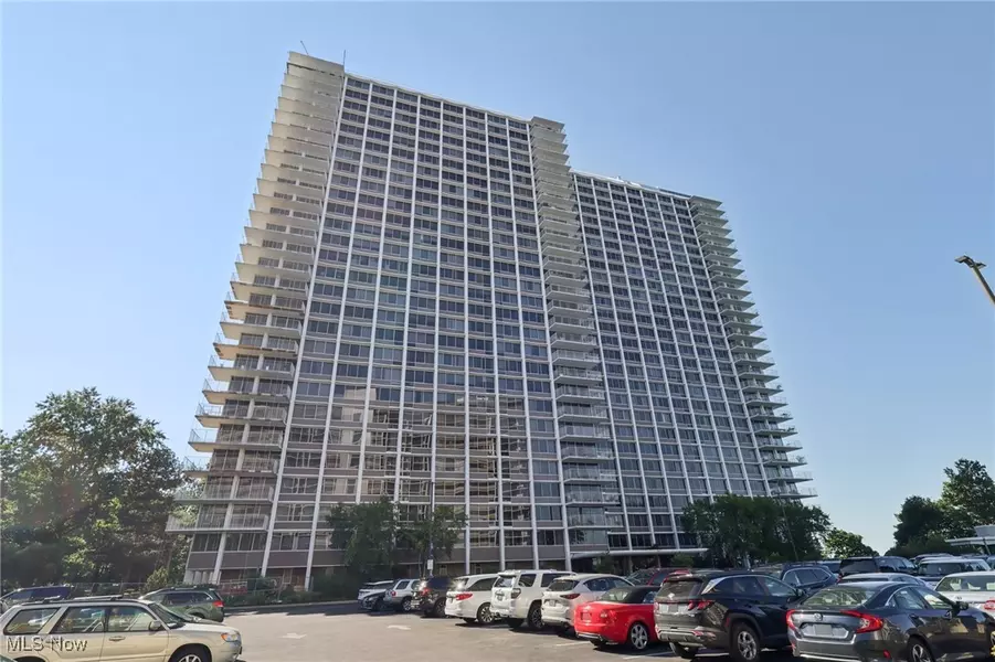 12700 Lake AVE #2713, Lakewood, OH 44107