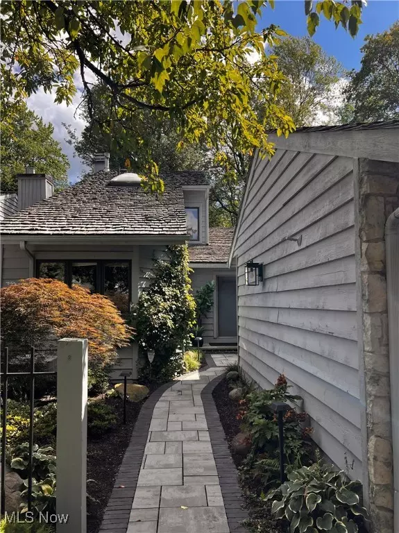 3915 Candlenut CT #4, Chagrin Falls, OH 44022