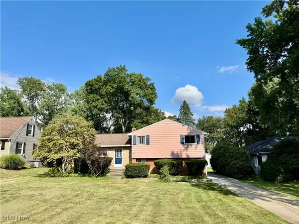 443 Beech Row DR, Norton, OH 44203