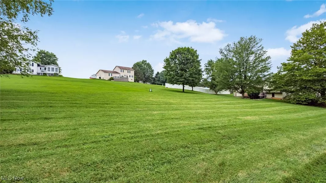 Dillon Hills DR, Nashport, OH 43830