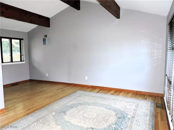 Sheffield Lake, OH 44054,827 West DR