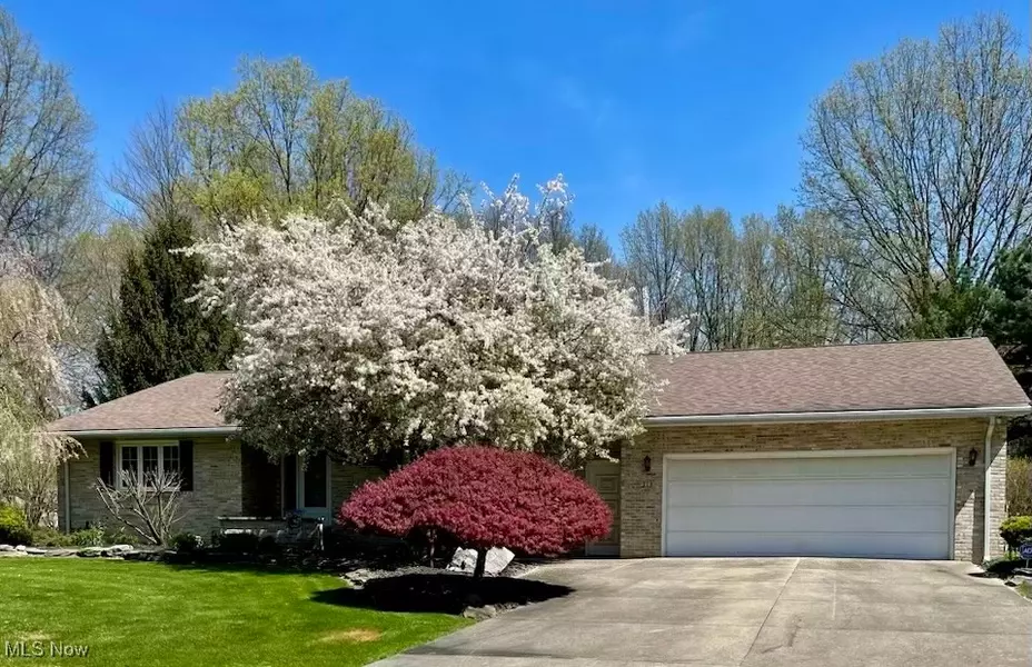 313 Fonderlac DR SE, Howland, OH 44484