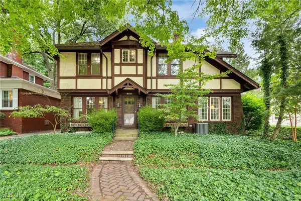 1123 Quinby AVE, Wooster, OH 44691