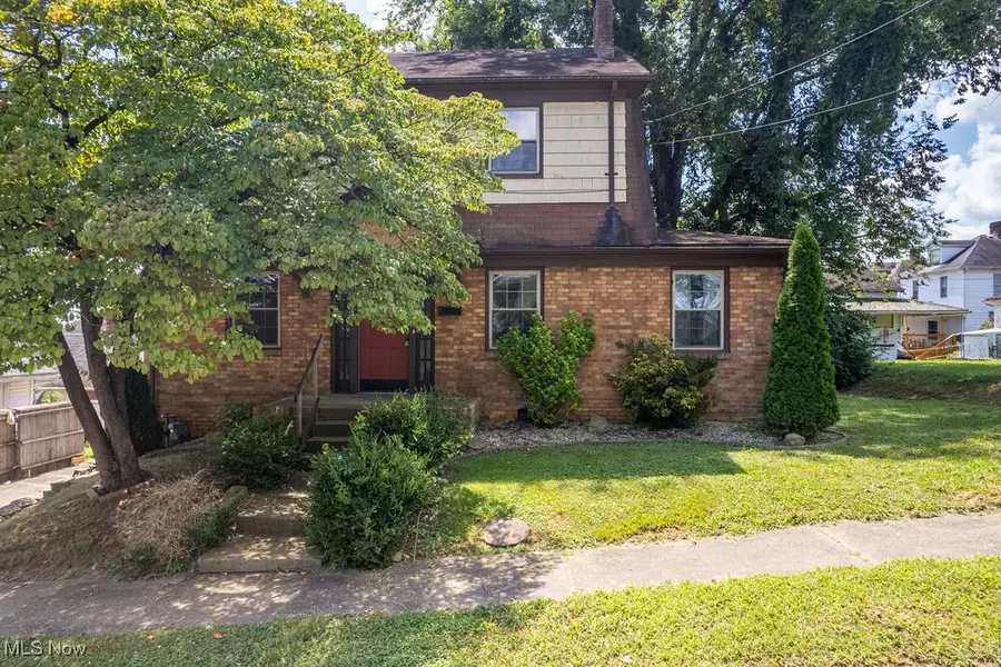 1708 17th ST, Parkersburg, WV 26101