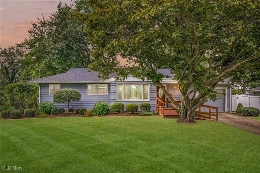213 Valley View DR, Wadsworth, OH 44281