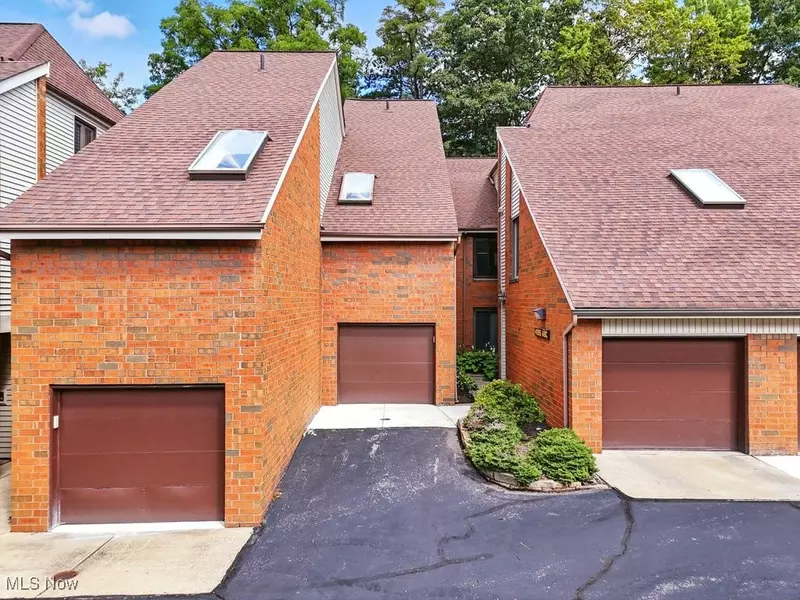 4695 Mayfield RD #A, South Euclid, OH 44121