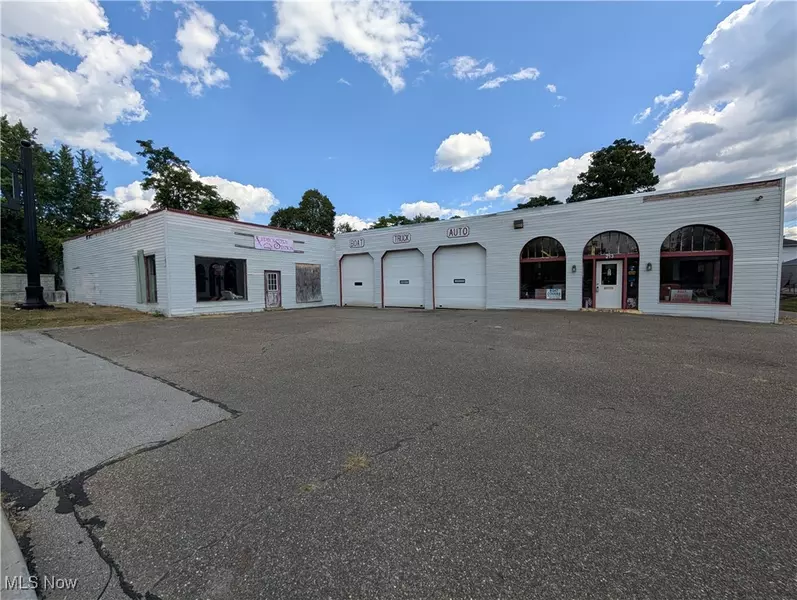 213 Dewey AVE, Cambridge, OH 43725