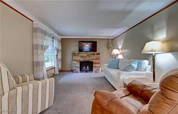 Fairview Park, OH 44126,4291 W 215th ST