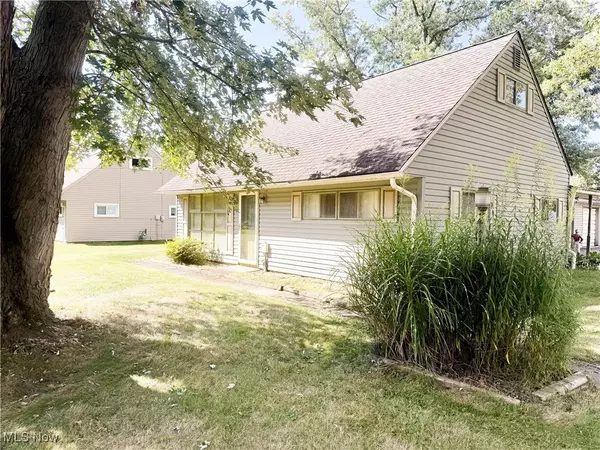4102 Burkey RD, Austintown, OH 44515