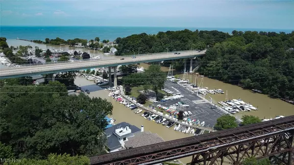 Rocky River, OH 44116,19000 Lake RD #815