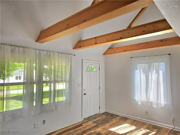 Youngstown, OH 44515,98 N Navarre AVE