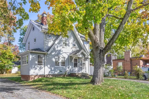 Cleveland Heights, OH 44112,955 Dresden RD