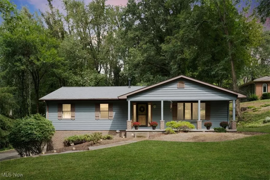 2577 Sweitzer RD, Uniontown, OH 44685