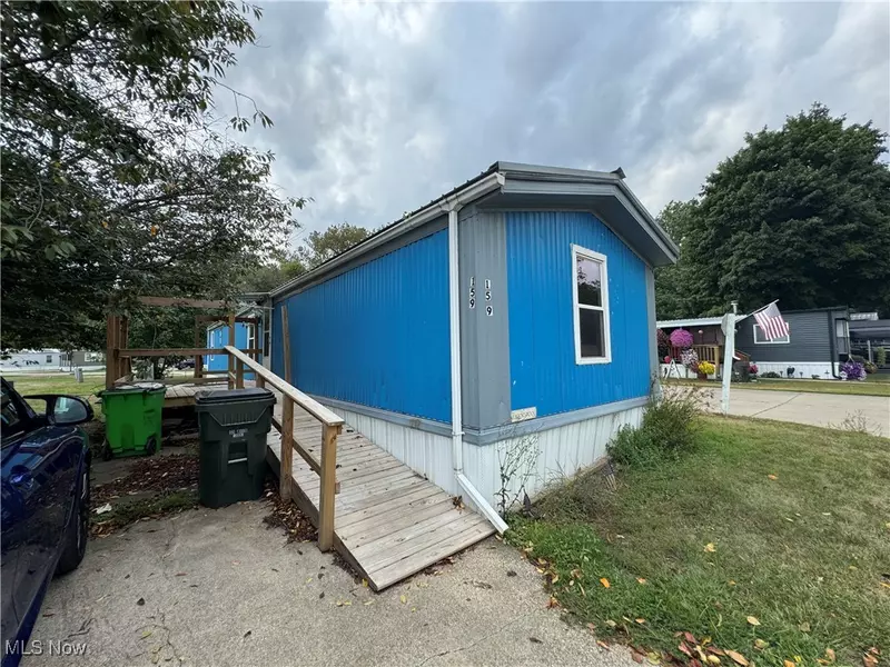159 Charles DR, Dover, OH 44622