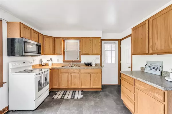 Canfield, OH 44406,16 W Hill DR