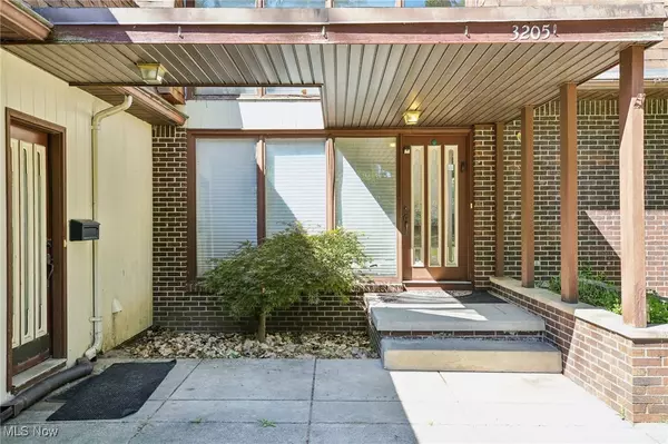 Toledo, OH 43606,3205 Talmadge RD