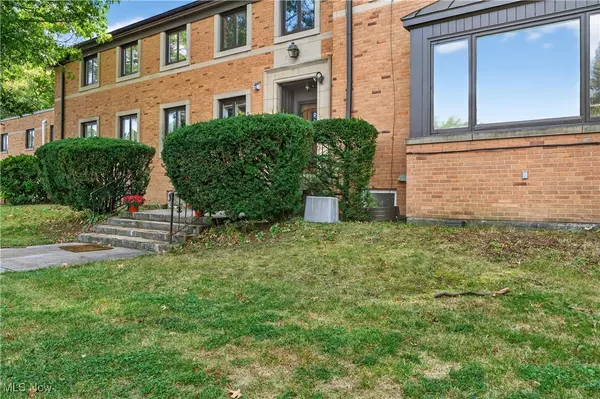 Cleveland Heights, OH 44118,2475 N Taylor RD