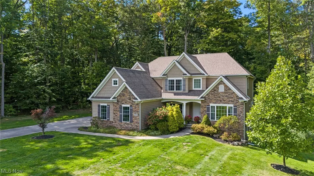 10154 Courtney LN, Kirtland, OH 44094