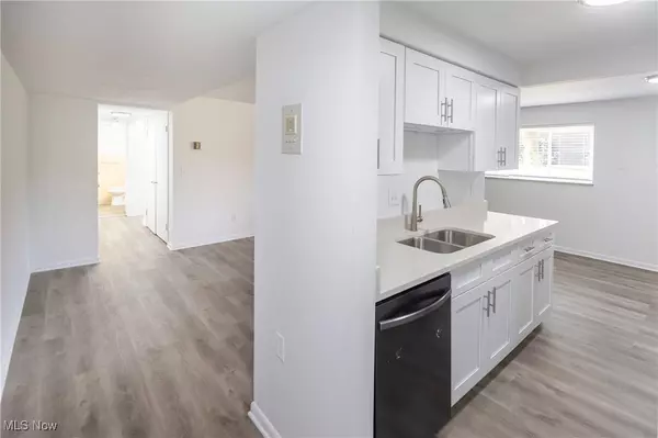 Rocky River, OH 44116,22091 River Oaks DR #C2