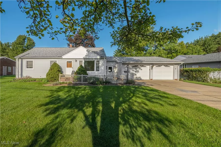 2138 Hawkins RD, Westlake, OH 44145