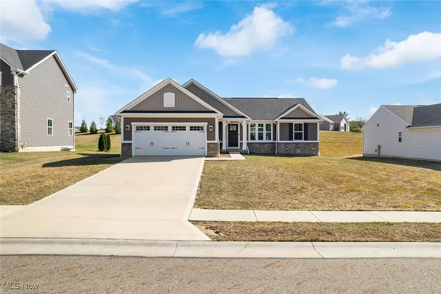 1544 Gate House ST NE, Canton, OH 44721