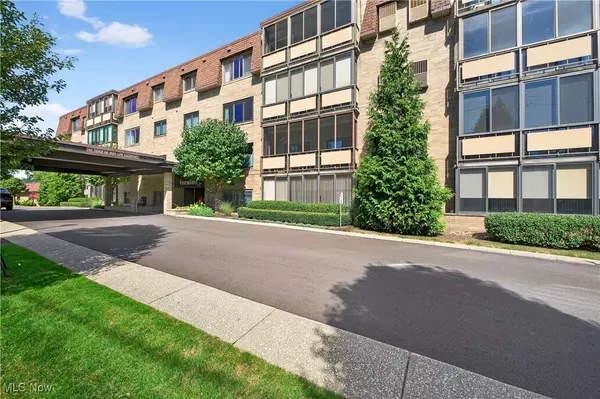 Beachwood, OH 44122,25805 Fairmount BLVD #107
