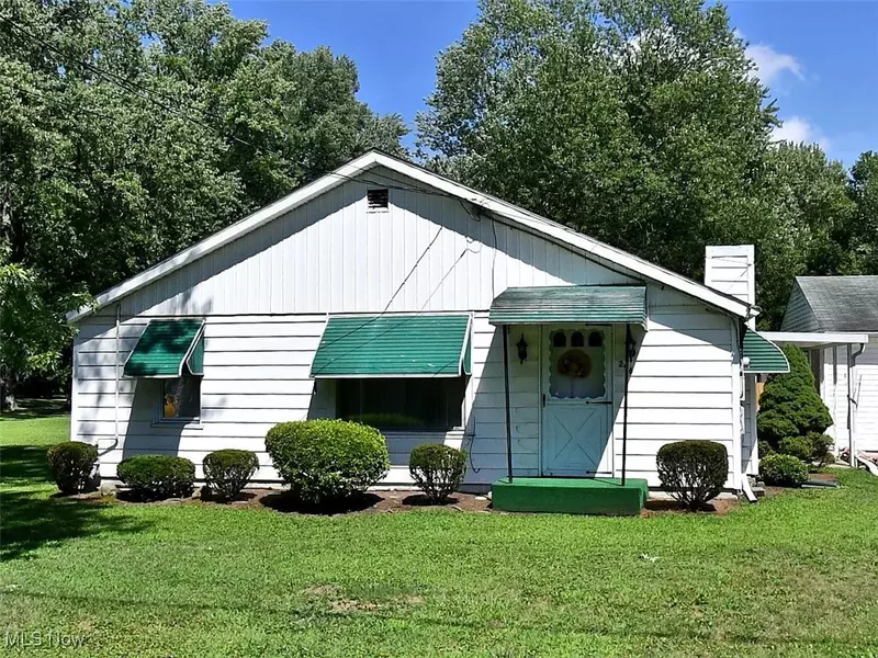 296 Diehl South RD, Warren, OH 44430