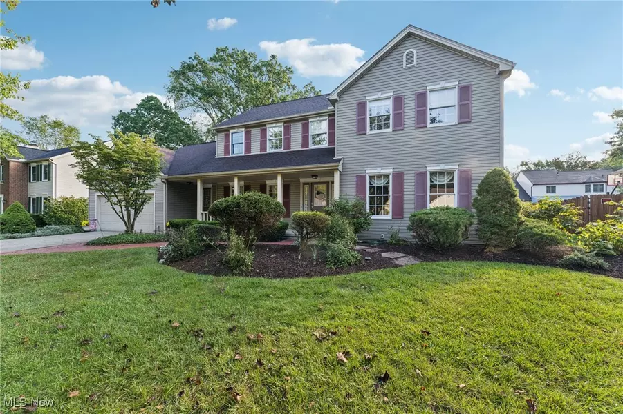 6073 Sandpiper LN, North Olmsted, OH 44070