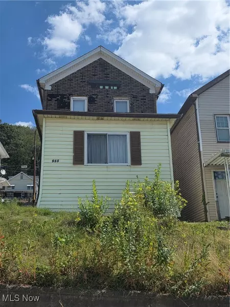 982 Neville ST, Follansbee, WV 26037