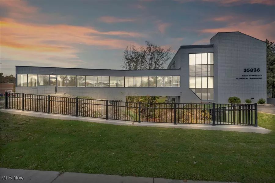 35888 Center Ridge RD #1, North Ridgeville, OH 44039