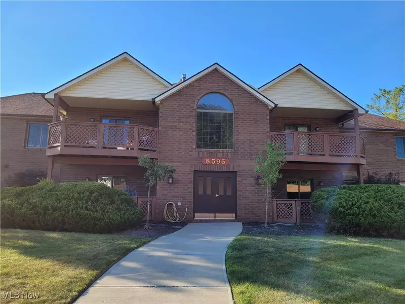 8595 Scenicview DR #S104, Broadview Heights, OH 44147