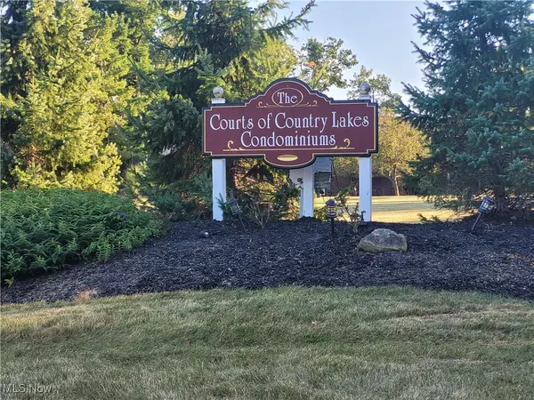 Broadview Heights, OH 44147,8595 Scenicview DR #S104