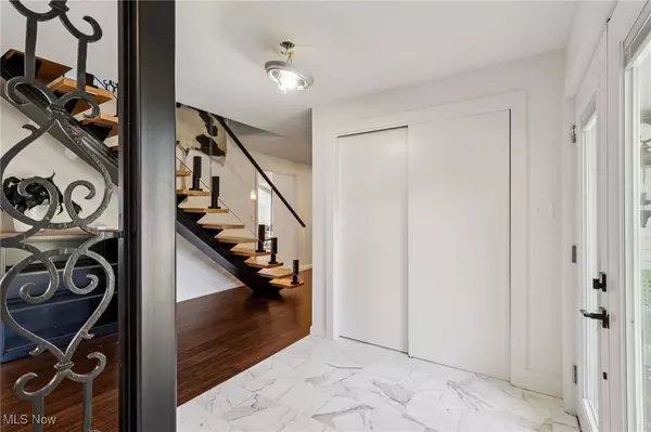 Pepper Pike, OH 44124,32100 Shaker BLVD