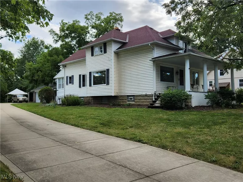 6312 E Pleasant Valley RD, Independence, OH 44131