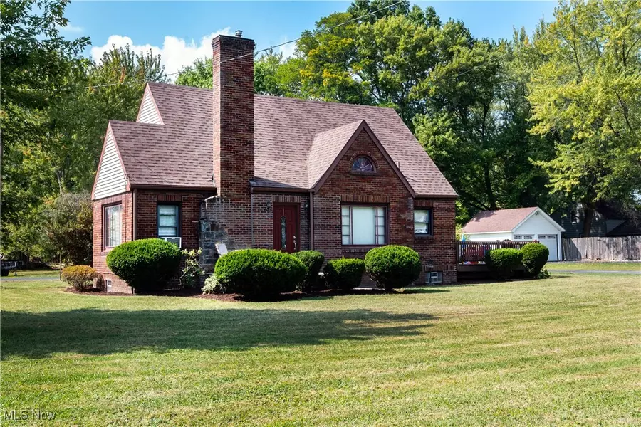 2792 S Canfield Niles RD, Austintown, OH 44515