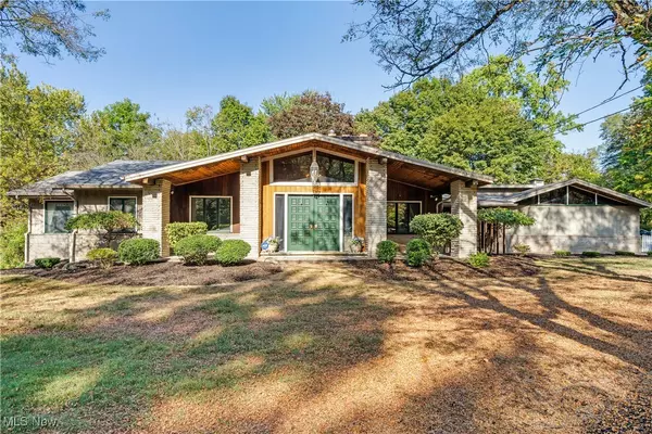 60 Warner RD, Hubbard, OH 44425